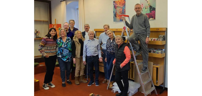 Die ausstellenden Künstlerinnen und Künstler laden herzlich zum Besuch ein. | Die ausstellenden Künstlerinnen und Künstler laden herzlich zum Besuch ein.